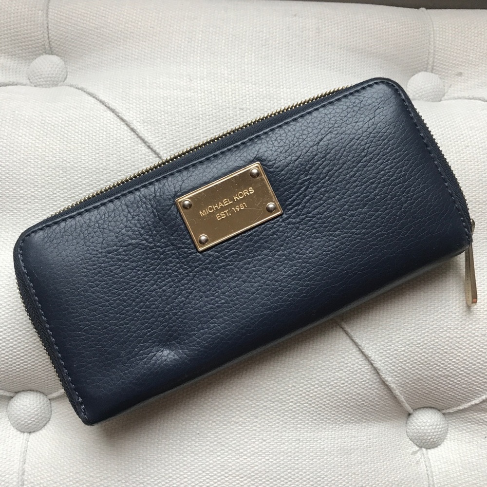 Michael Kors Navy Leather Wallet with Gold Plate and Gold Interior - Picture 1 of 5